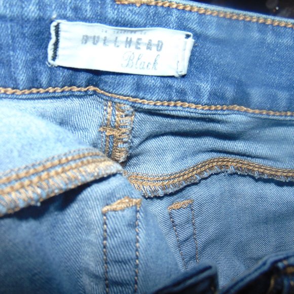 Bullhead Jeans - Picture 2 of 3